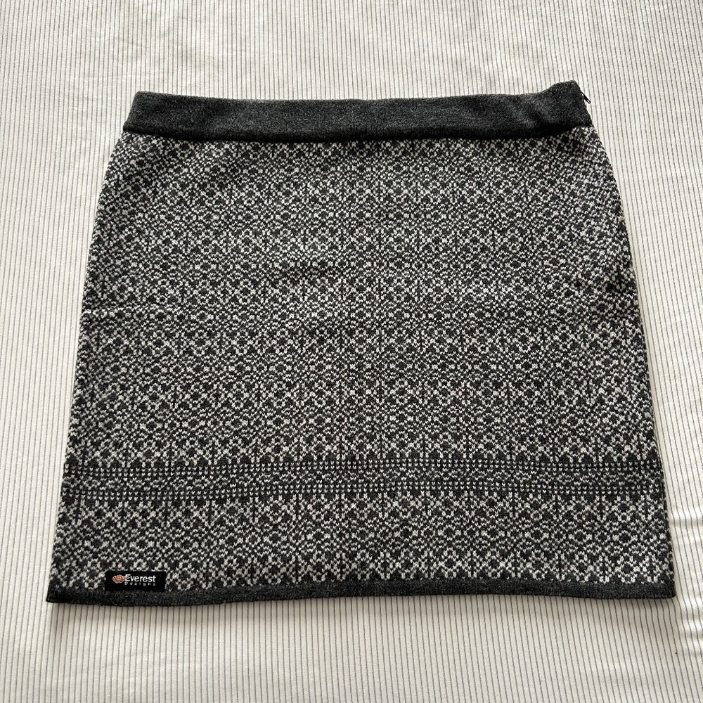 Everest Designs New Wool Miniskirt Skirt Large Gray White Sweater